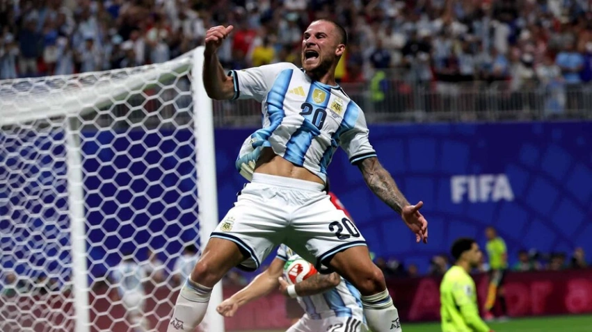 Argentina sobrevive a la eliminación con una agónica remontada de tres goles ante Egipto en el Mundial