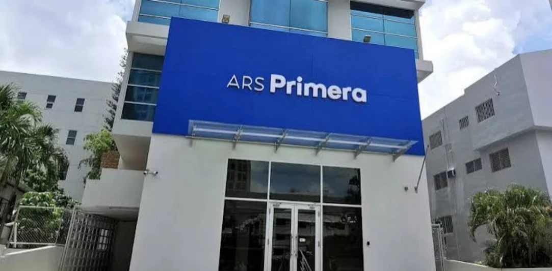 ARS Primera garantiza atención a afiliados y convoca al diálogo ante advertencia de clínicas privadas