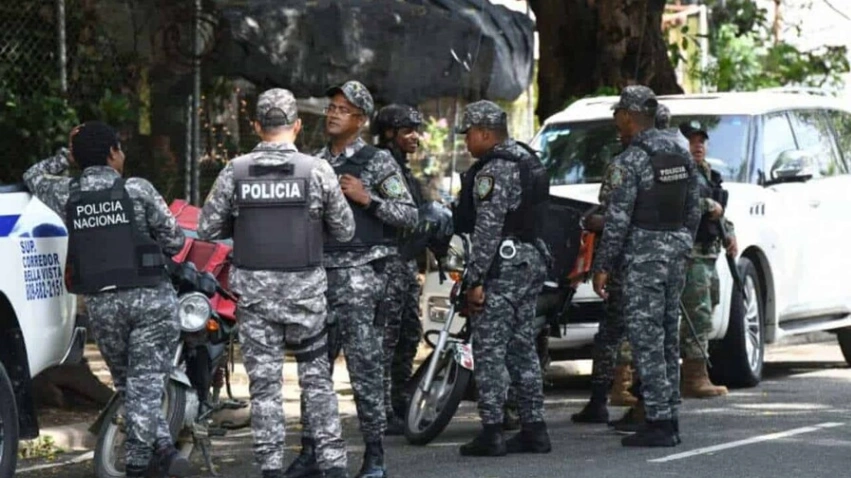 Reforma policial elimina el rango de raso y prohíbe revisiones genitales en requisas