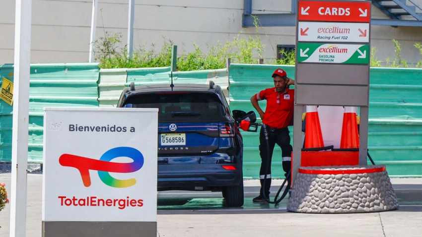 Gobierno dispone nuevas rebajas en los combustibles regulares y el GLP para la próxima semana