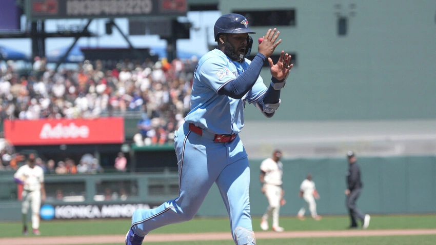 Cuadrangular de Vladimir Guerrero Jr. no impide la caída de Toronto ante San Diego en un festival de boletos