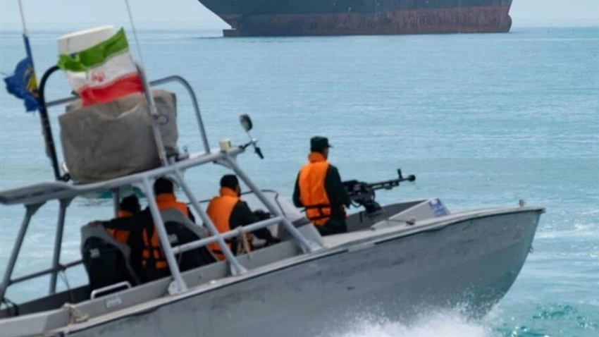 Nuevos bombardeos de Estados Unidos en Irán agudizan la crisis en el estratégico Estrecho de Ormuz