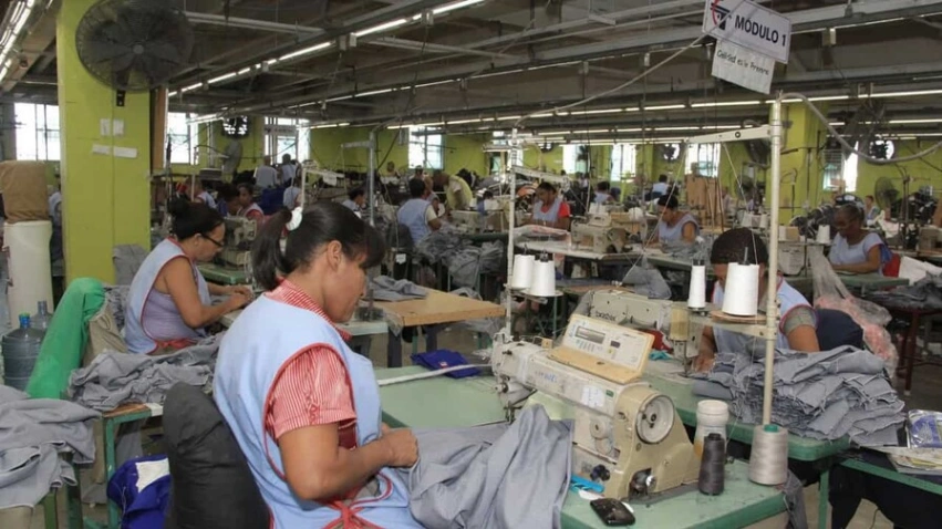 Comercio electrónico y ropa de paca frenan la venta de telas en RD, pero el sector encuentra un salvavidas en las redes sociales