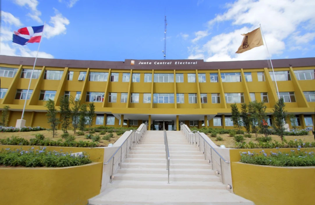Tribunal dominicano valida fallo de EE. UU. que obliga a la JCE a pagar más de 900 mil dólares a Latin Events