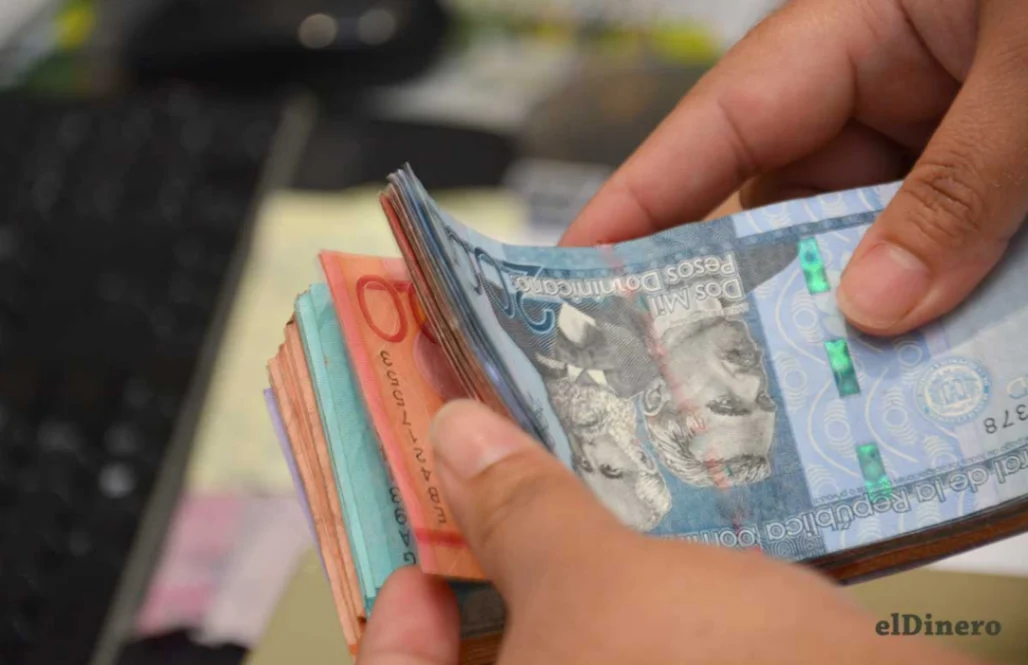 El salario formal promedio en República Dominicana subió en 2024, pero el empleo formal cayó