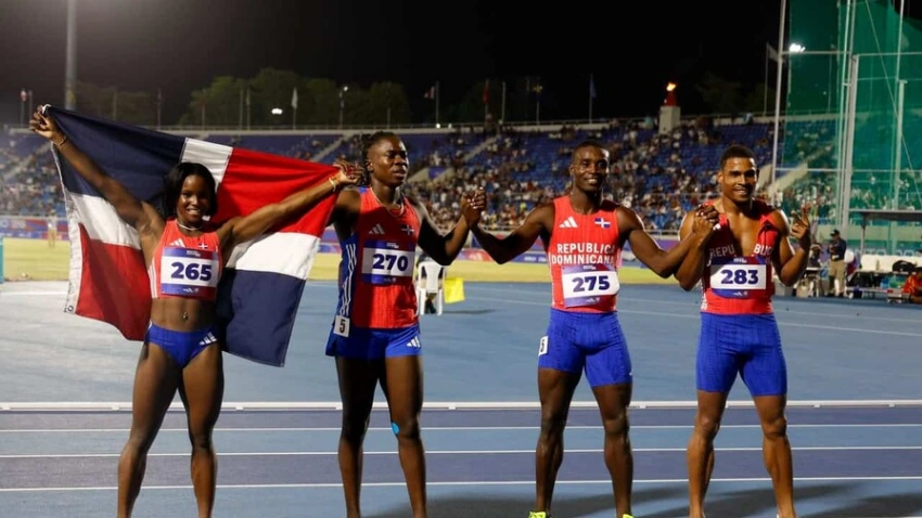 Liranyi Alonso suma su segundo oro del día en el relevo mixto 4x100