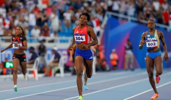 Marileidy Paulino clasifica sin apuros a la final de los 400 metros en casa