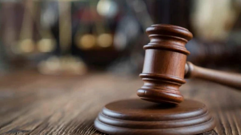 Condenan a hombre a pagar RD$1.4 millones por fraude eléctrico en licorería de Herrera