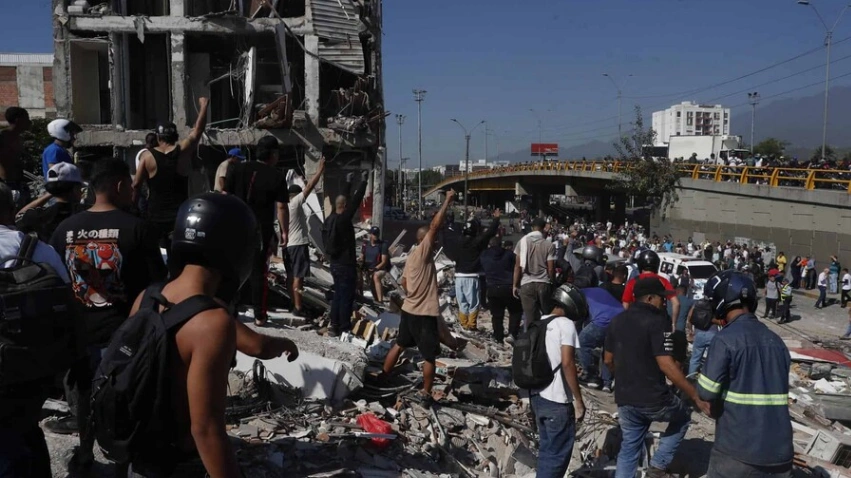 Terremoto de 7.4 deja al menos 20 muertos en Colombia y activa emergencia nacional