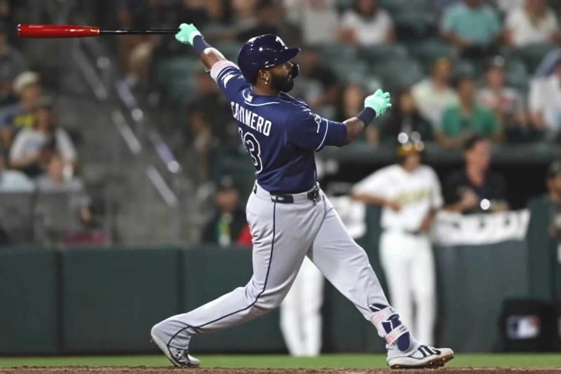 Junior Caminero conecta su jonrón 34 y saca a los Rays de un hueco ante los Atléticos