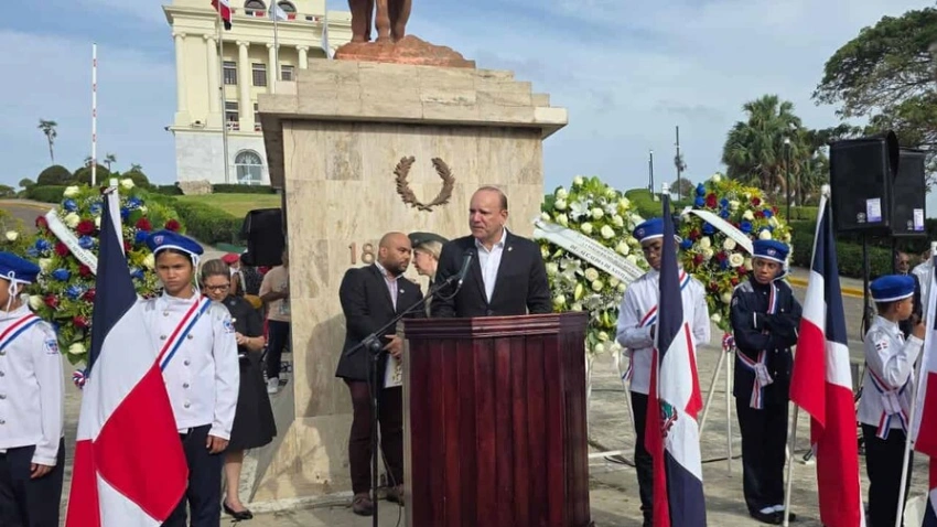 Santiago encabeza los actos por el 163 aniversario de la Restauración de la República