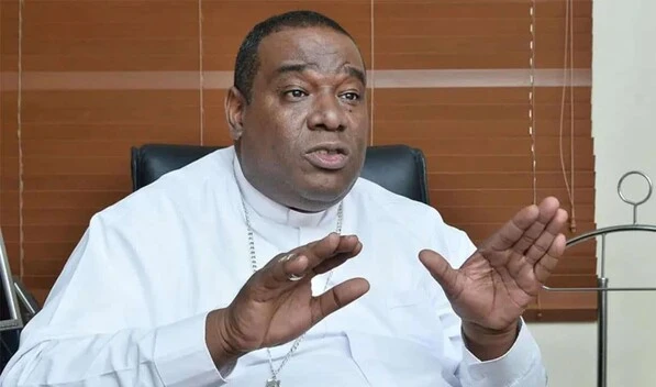 Obispo de La Altagracia destina ahorros de su vejez a construir aulas para 200 estudiantes en Higüey