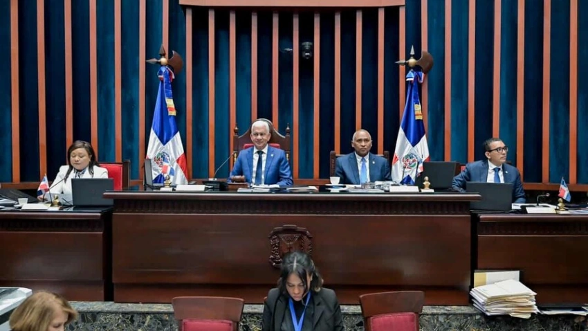 Proyecto de ley busca frenar por 10 años las nuevas licencias de bancas