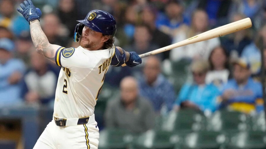 Milwaukee demuestra que no necesita vivir del cuadrangular para dominar la MLB