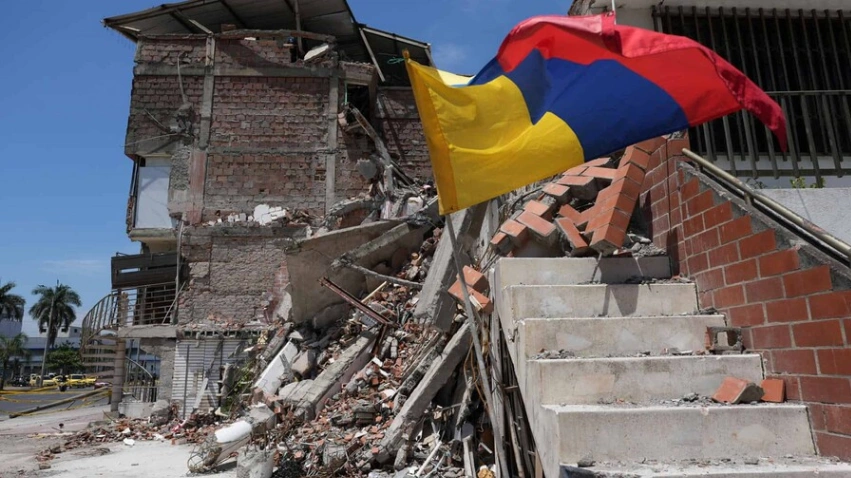 Colombia eleva a 329 los muertos por el terremoto de agosto y reporta 247 desaparecidos
