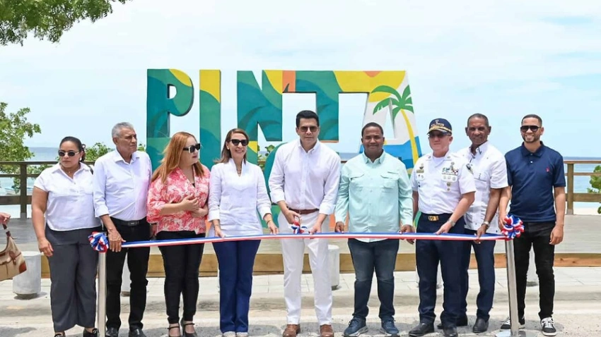 David Collado entrega nuevo espacio icónico en la playa de Punta Rucia, puerta de entrada a Cayo Arena
