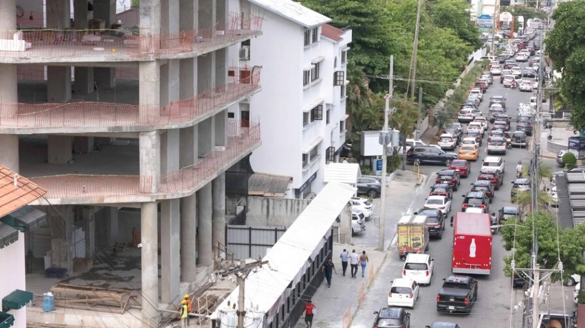 Construcción crece, pero casi 4,000 obras permanecen paralizadas en la región metropolitana