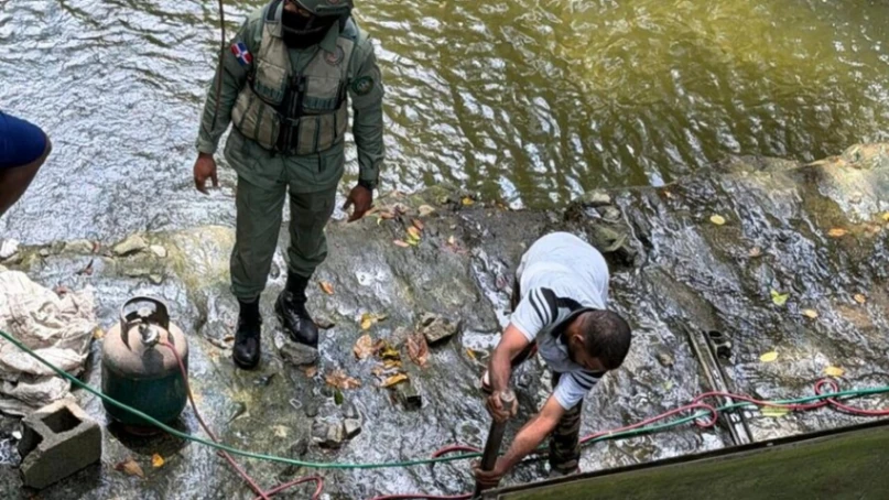 Medio Ambiente demuele represa ilegal en el río Yabija y devuelve el cauce a su curso natural
