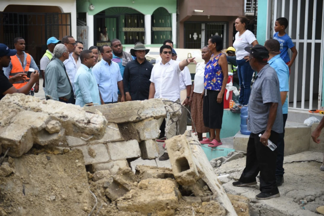 CAASD anuncia plan de saneamiento de cañadas que beneficiará a 375 mil personas en Santo Domingo Oeste