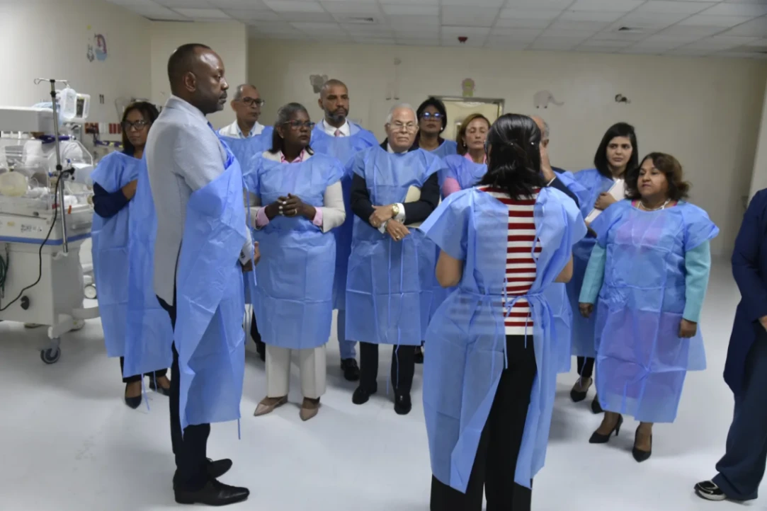 Comisión de Diputados visita Maternidad La Altagracia y ratifica versión oficial sobre 17 muertes neonatales