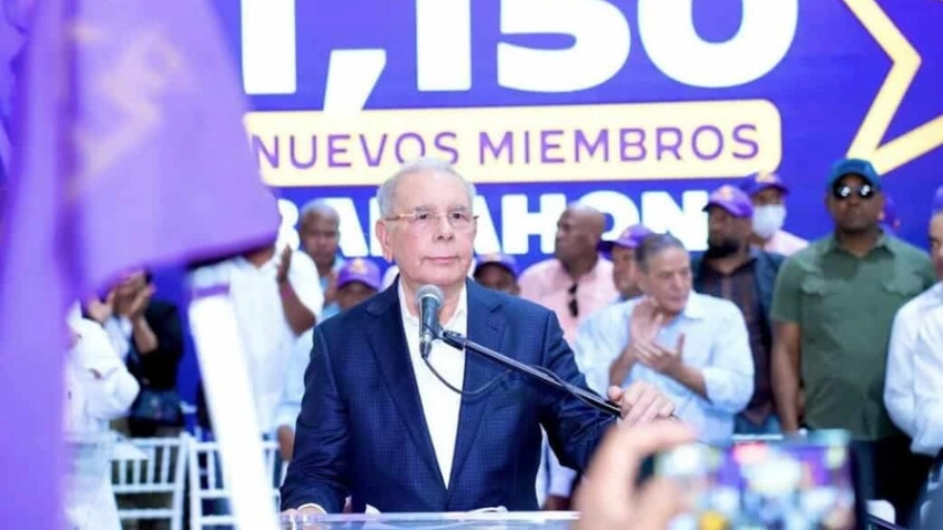 Danilo Medina llama a los peledeístas a "votar masivamente" en la consulta del PLD del 18 de octubre