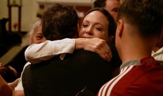María Corina Machado no logra regresar a Venezuela por séptima vez