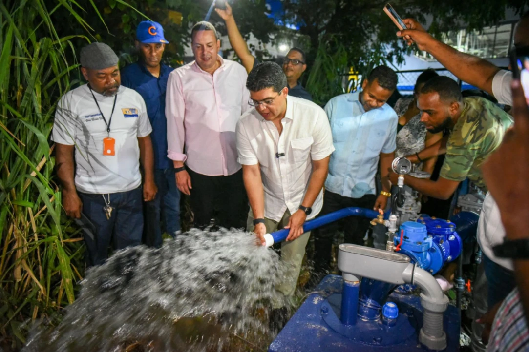 Fellito Suberví entrega dos pozos que sumarán 1.2 millones de galones diarios en Arroyo Hondo y La Yagüita