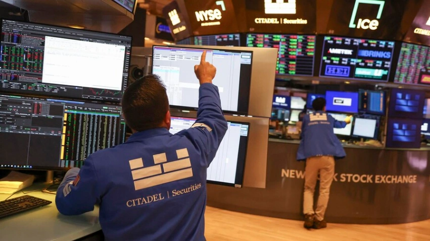 El petróleo de Texas cae 2.21 % y se acerca a los 90 dólares mientras se negocia sobre Irán y Ormuz