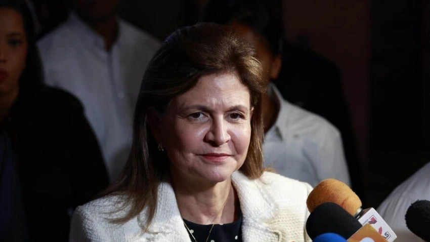 Raquel Peña sigue en la carrera presidencial del PRM y su equipo prepara recorridos por el país