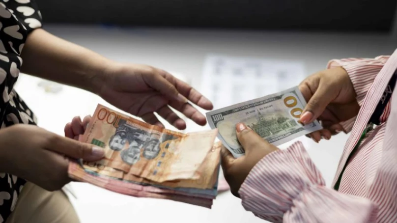 El dólar sube a RD$61.68 y extiende el alza que inició el 30 de septiembre frente al peso