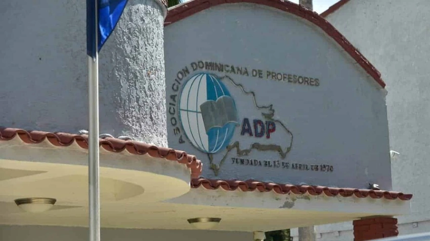 ADP acusa al Minerd de manipular resultados de la evaluación docente al destacar el ejercicio donde 75 % salió mal
