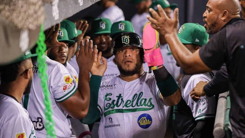 Estrellas Orientales explotan con cinco carreras en el primero y frenan la racha de tres triunfos del Licey, 8-3