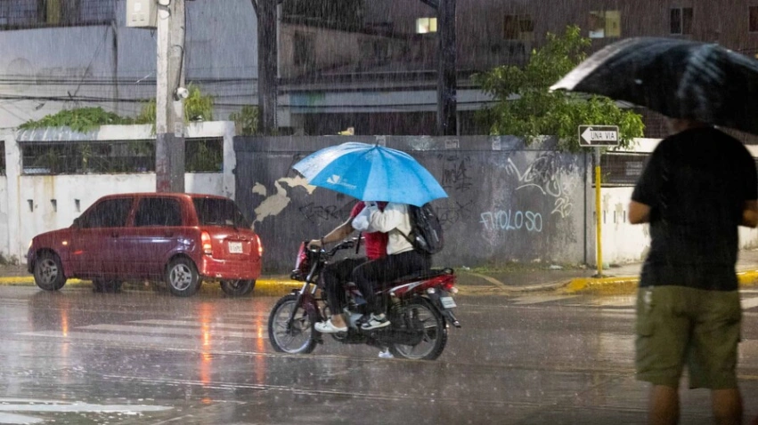 Educación suspende docencia este martes en escuelas de zonas vulnerables de diez demarcaciones en alerta amarilla
