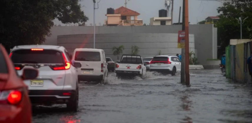 COE baja las alertas tras la vaguada: 28 comunidades incomunicadas y lluvias que seguirán en el sureste y el norte
