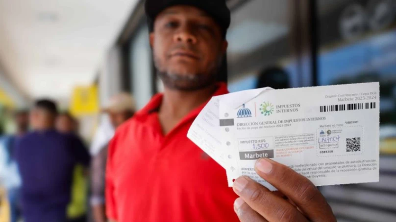Sube el marbete: desde hoy se paga RD$2,000 o RD$4,000, según el año del vehículo