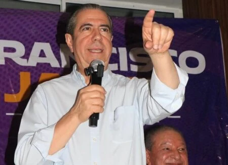 Precandidato del PLD se acerca a periodistas e influencers: “Vengo en versión de político 2.0”