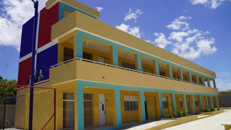 Mochilas transparentes: la nueva medida de seguridad ante la violencia escolar en República Dominicana
