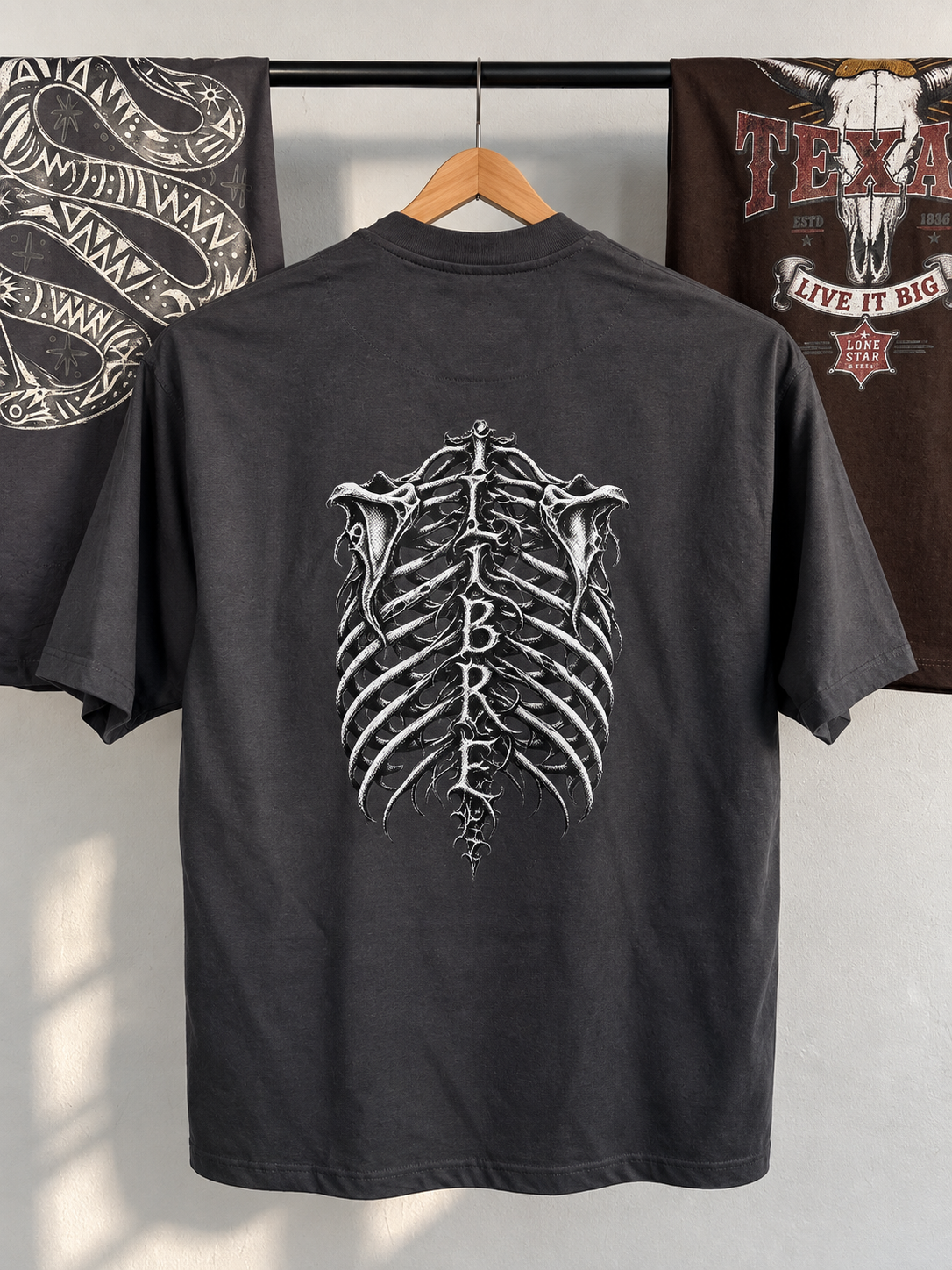 🦴 REMERA DEEP BONES — foto 1