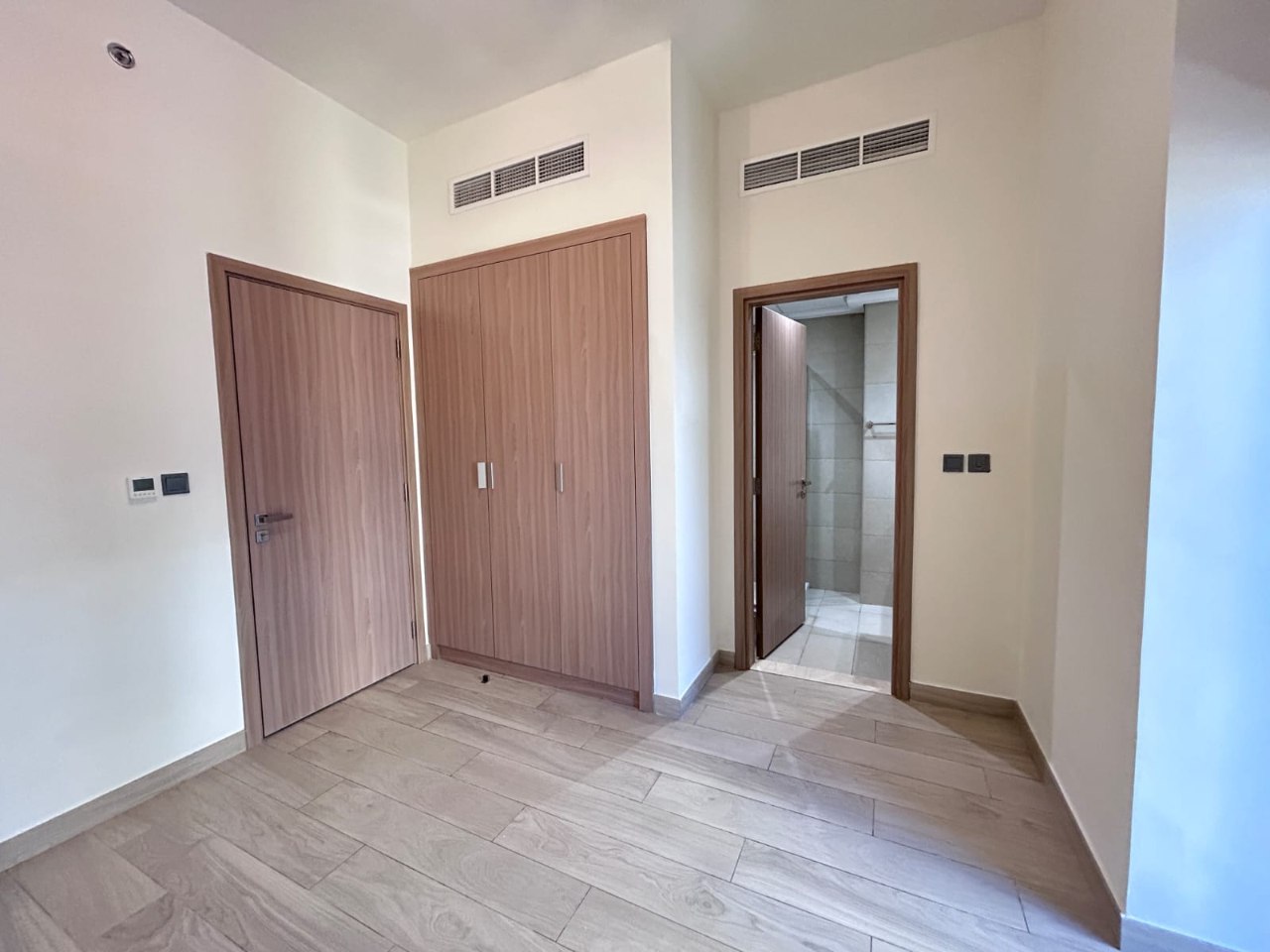 3 Bedroom for Sale photo 4