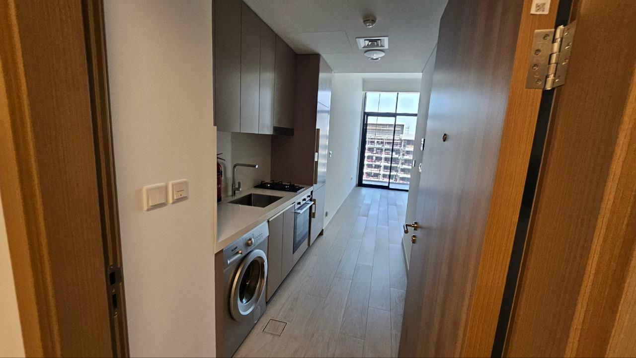 Studio for Sale photo 2