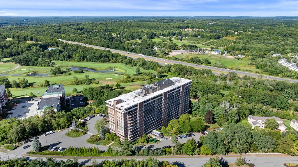 40Village_Unit311_008