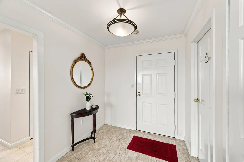 40Village_Unit1608_005