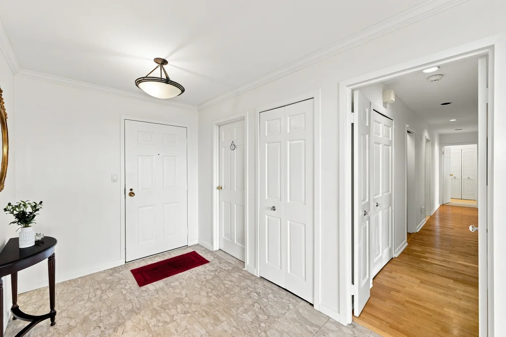 40Village_Unit1608_006