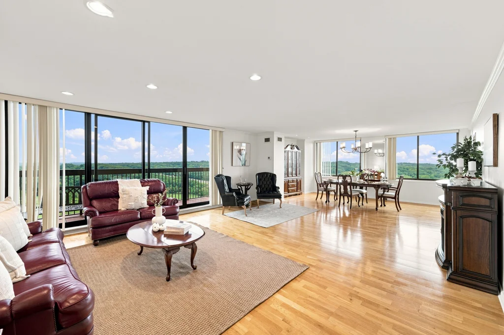 40Village_Unit1608_007