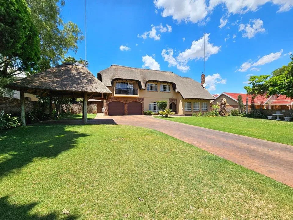 4 Bedroom House for sale in Van Der Hoff Park