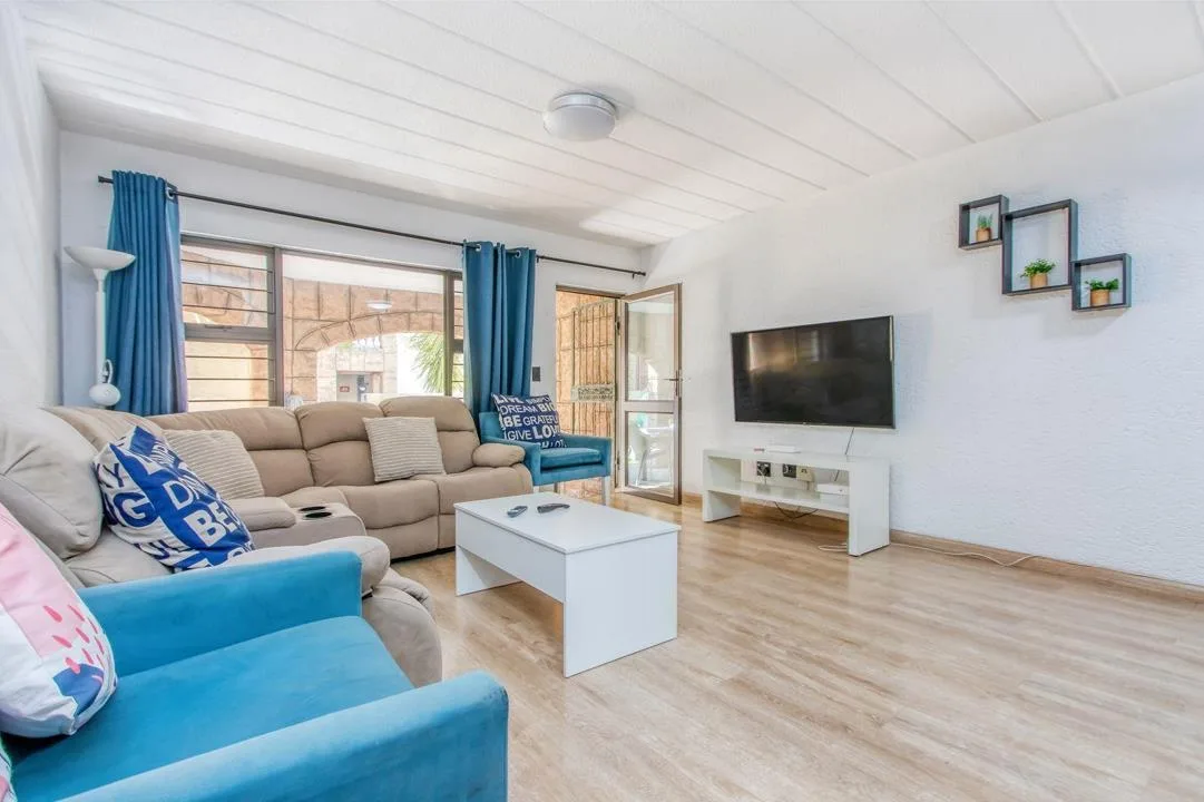3 Bedroom Apartment / flat to rent in Morningside