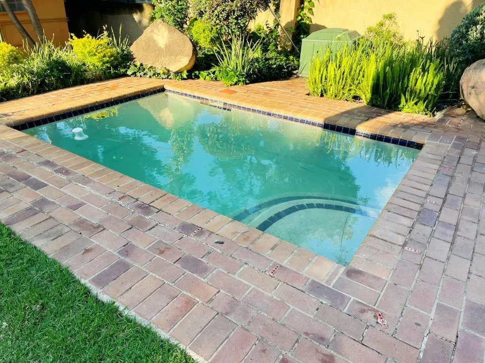 0.5 Bedroom Apartment / flat to rent in Bloubosrand