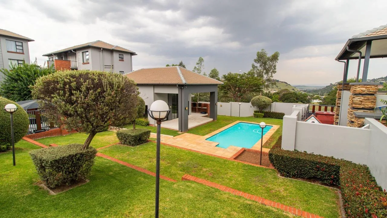 2 Bedroom Apartment / flat to rent in Oakdene