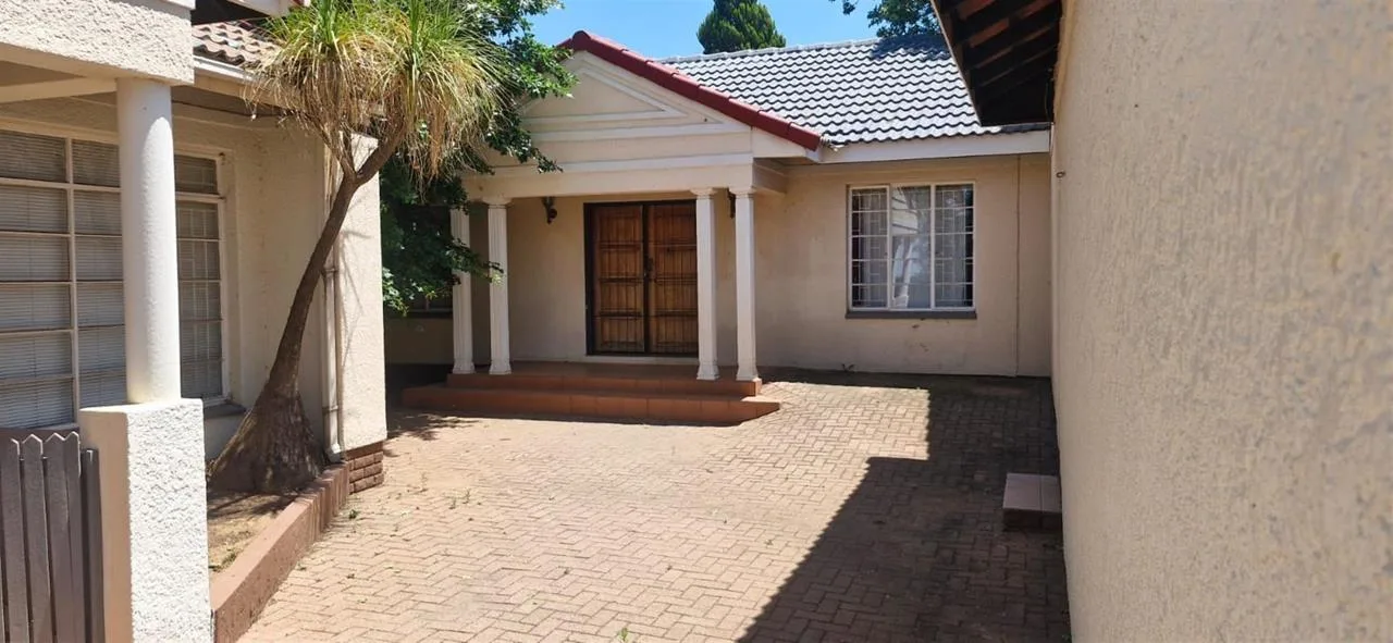 2 Bedroom House for sale in Flamwood