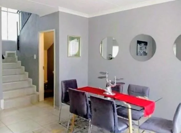 3 Bedroom Townhouse to rent in Corlett Gardens